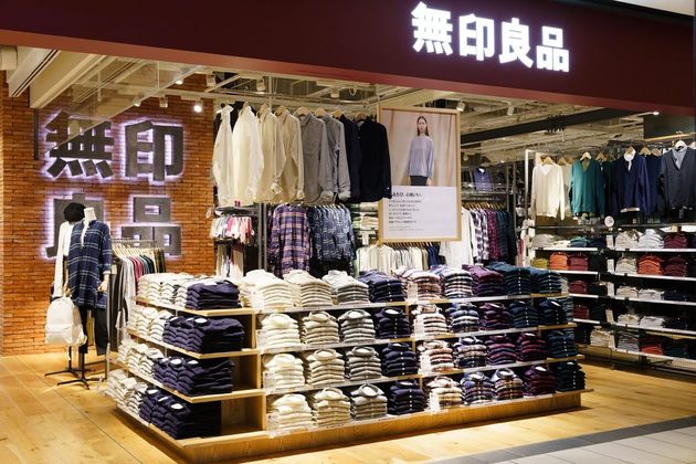 衣替えの今欲しい 無印良品 1円ハンガー 一家に1本 高級ブラシ 収納便利best5 ヨムーノ