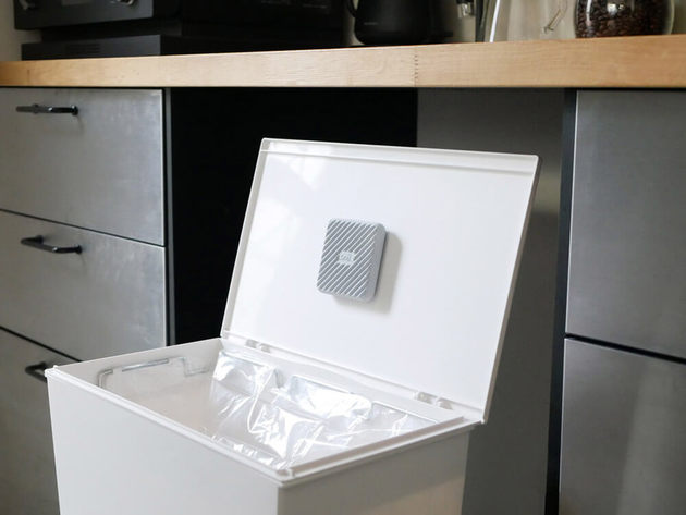 ゴミ箱の嫌なニオイに オムツのニオイに ペタッと貼るだけ 秋田県産珪藻土消臭剤 ヨムーノ