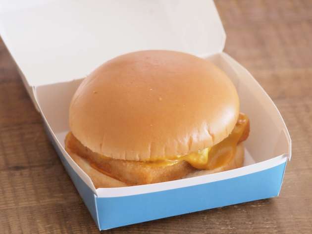 マック公式に無い フィレオフィッシュのアレンジ 追い30円で絶品 ヨムーノ