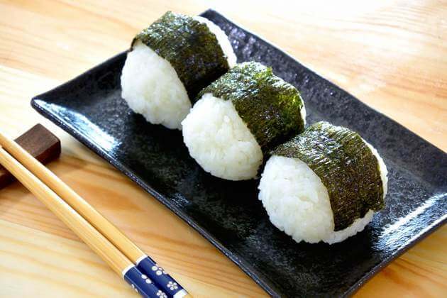暑い今こそ食中毒対策 テレビで話題 おにぎりが傷みにくい裏ワザ 弁当作りのコツ まとめ ヨムーノ