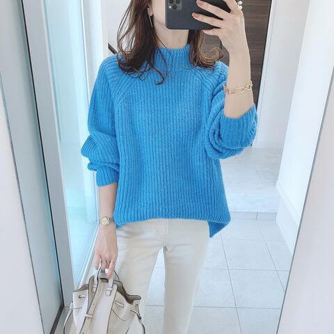 アラフォー ブルー で上品 知的な印象に 冬を彩る大人 ブルー コーデ14選 ヨムーノ