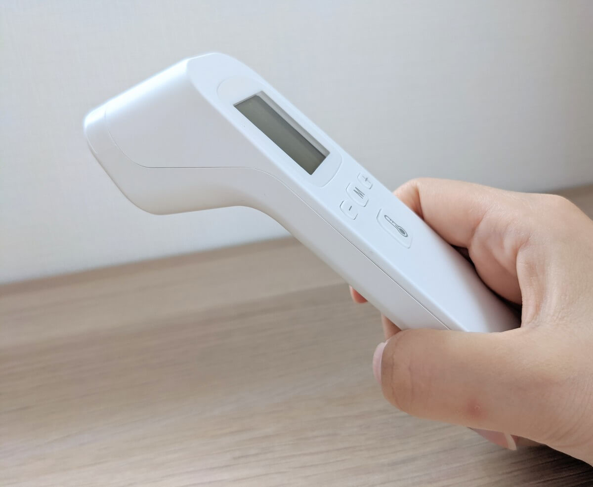 1秒で測定完了「非接触体温計」が超便利！毎朝の検温ストレスから卒業 | ヨムーノ