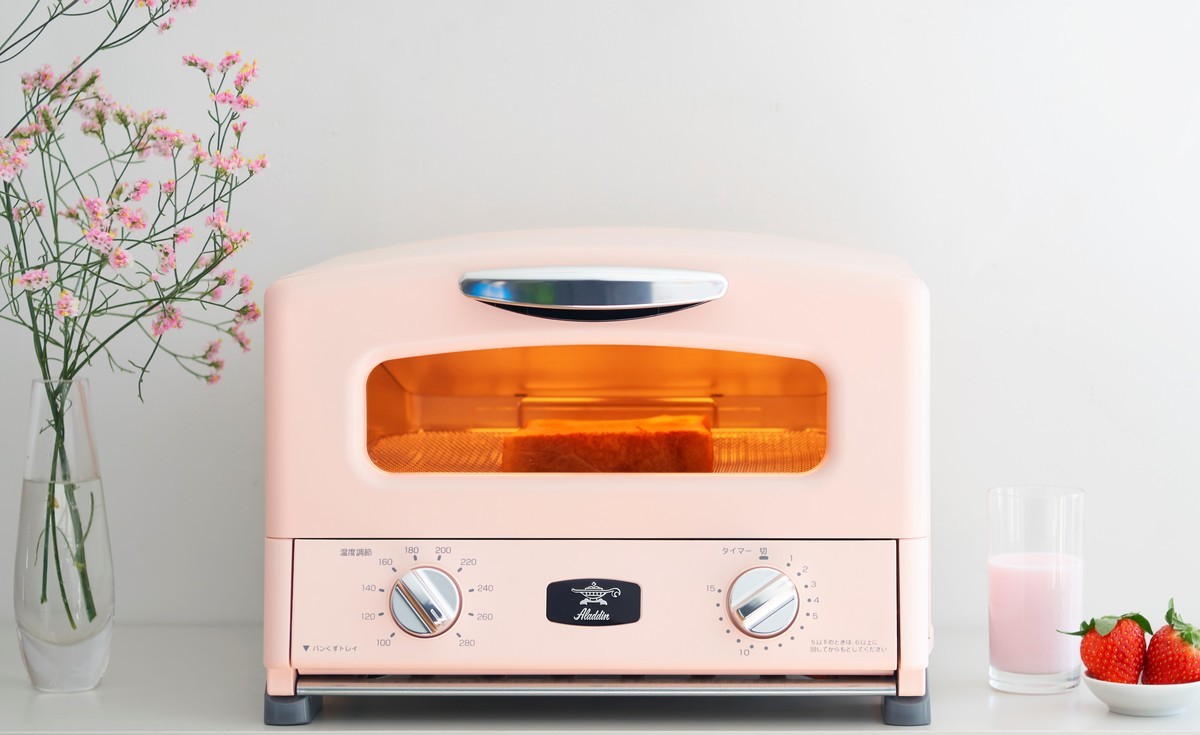 累計販売100万台突破 アラジントースター の春限定カラーが登場 ヨムーノ