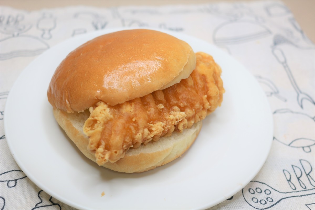 ファミリーマート 新商品 クリスピーチキン は絶対1本じゃ足りない美味しさ ヨムーノ ファミリーマート 新商品 クリスピーチキン は絶対1本じゃ足りない美味しさ ヨムーノ