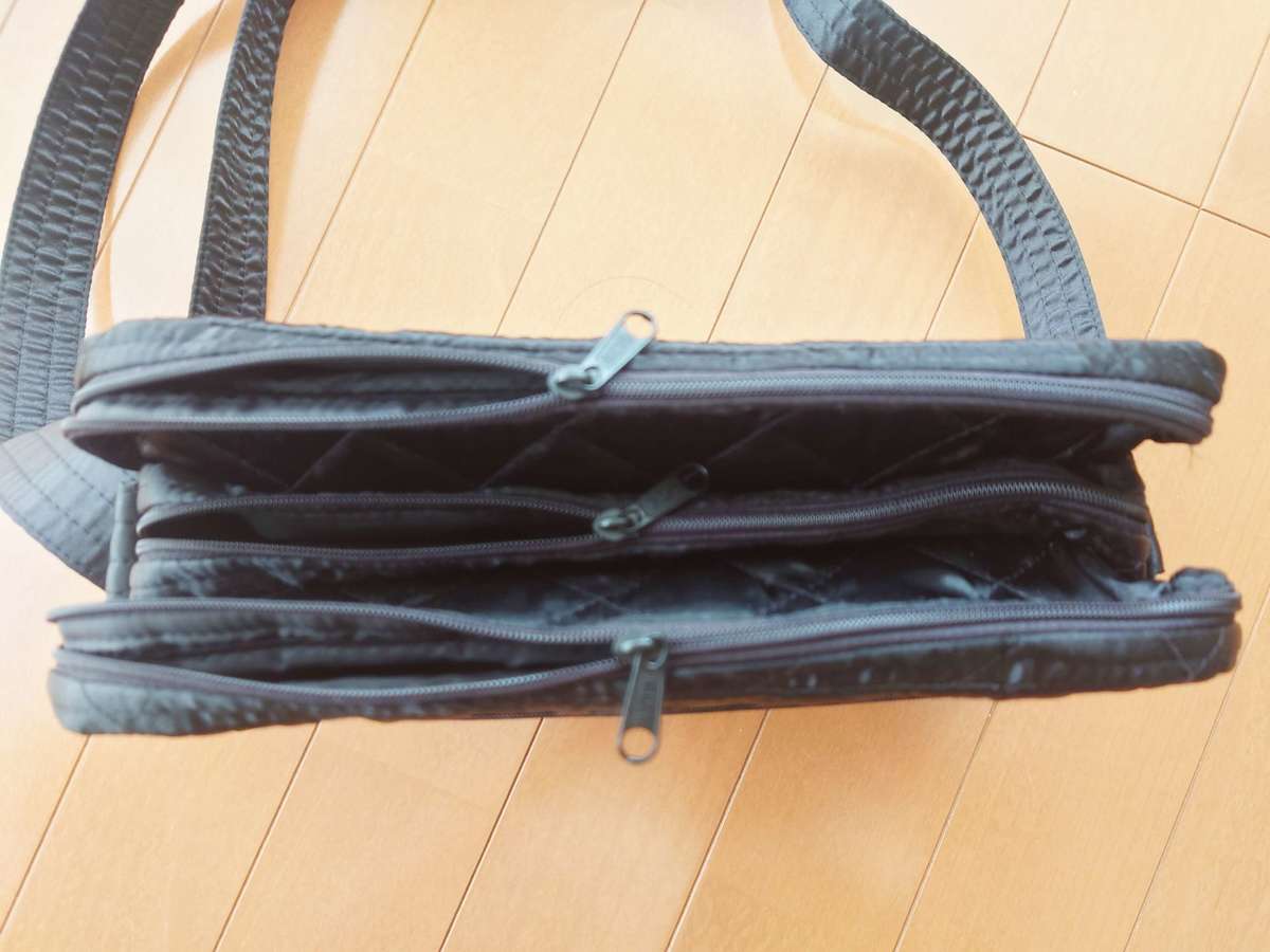 激似じゃなく本物 ダイソー に意外な 超人気ブランド 降臨 高見え万能バッグ ポーチ4選 ヨムーノ