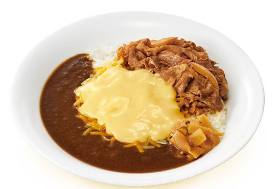 うまいと話題 すき家のカレー 辛さは 持ち帰りしてみた ヨムーノ