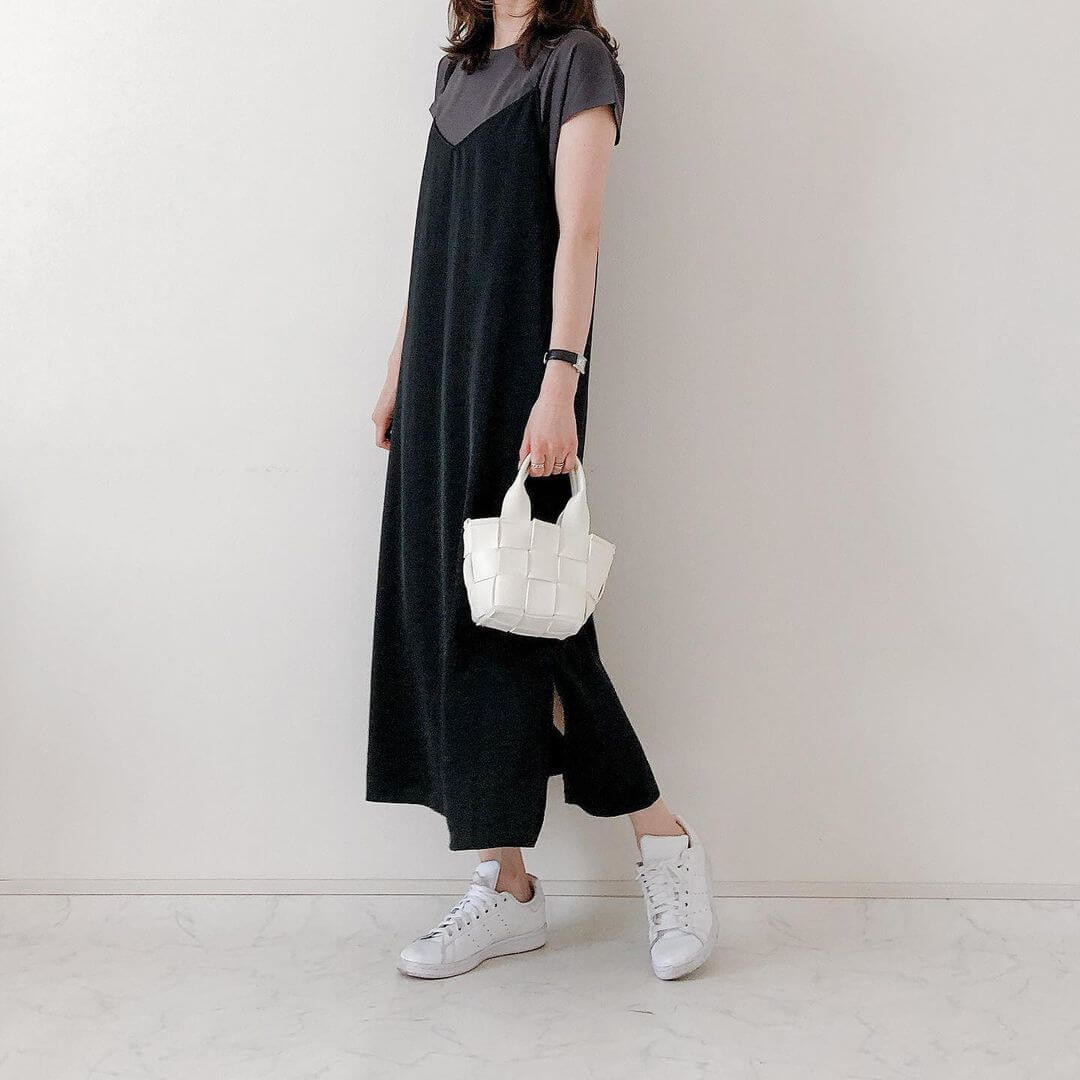 1 000円値下げの今が買い ユニクロ 高見えキャミワンピ が着回し力抜群 旬コーデ3選 ヨムーノ