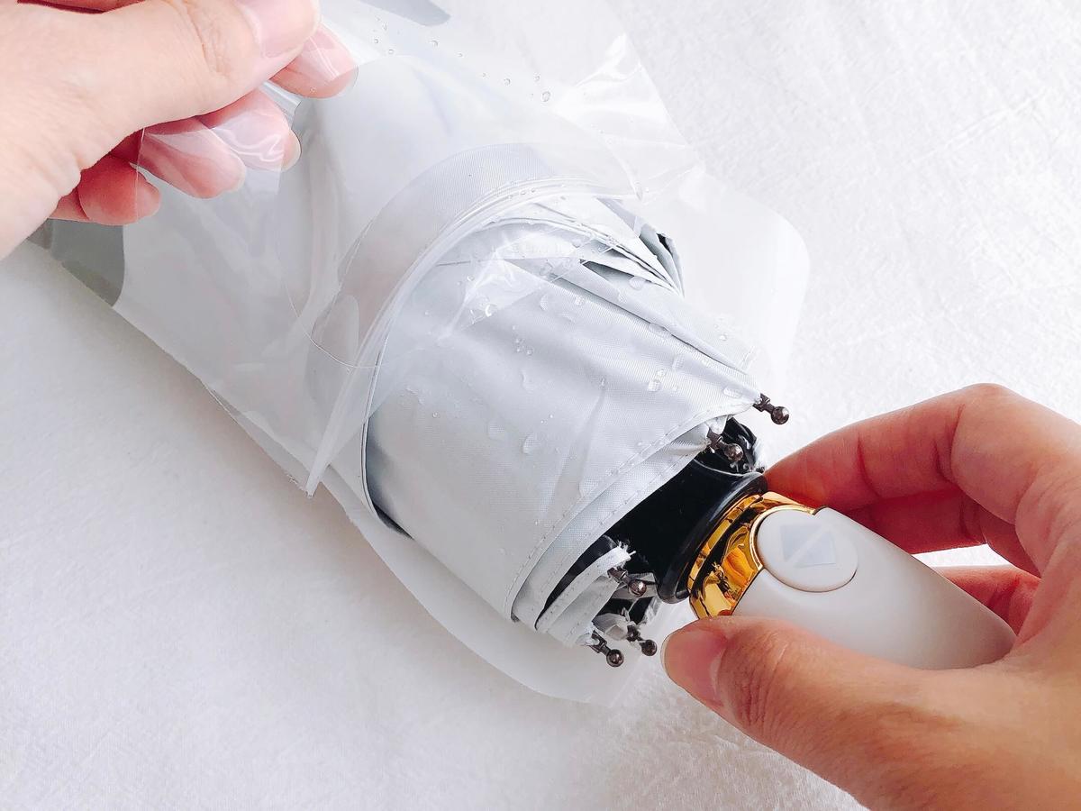 濡れた傘どうする セリア 1つ3役 専用サイズ が雨の日ストレス撃退 おすすめ2top ヨムーノ