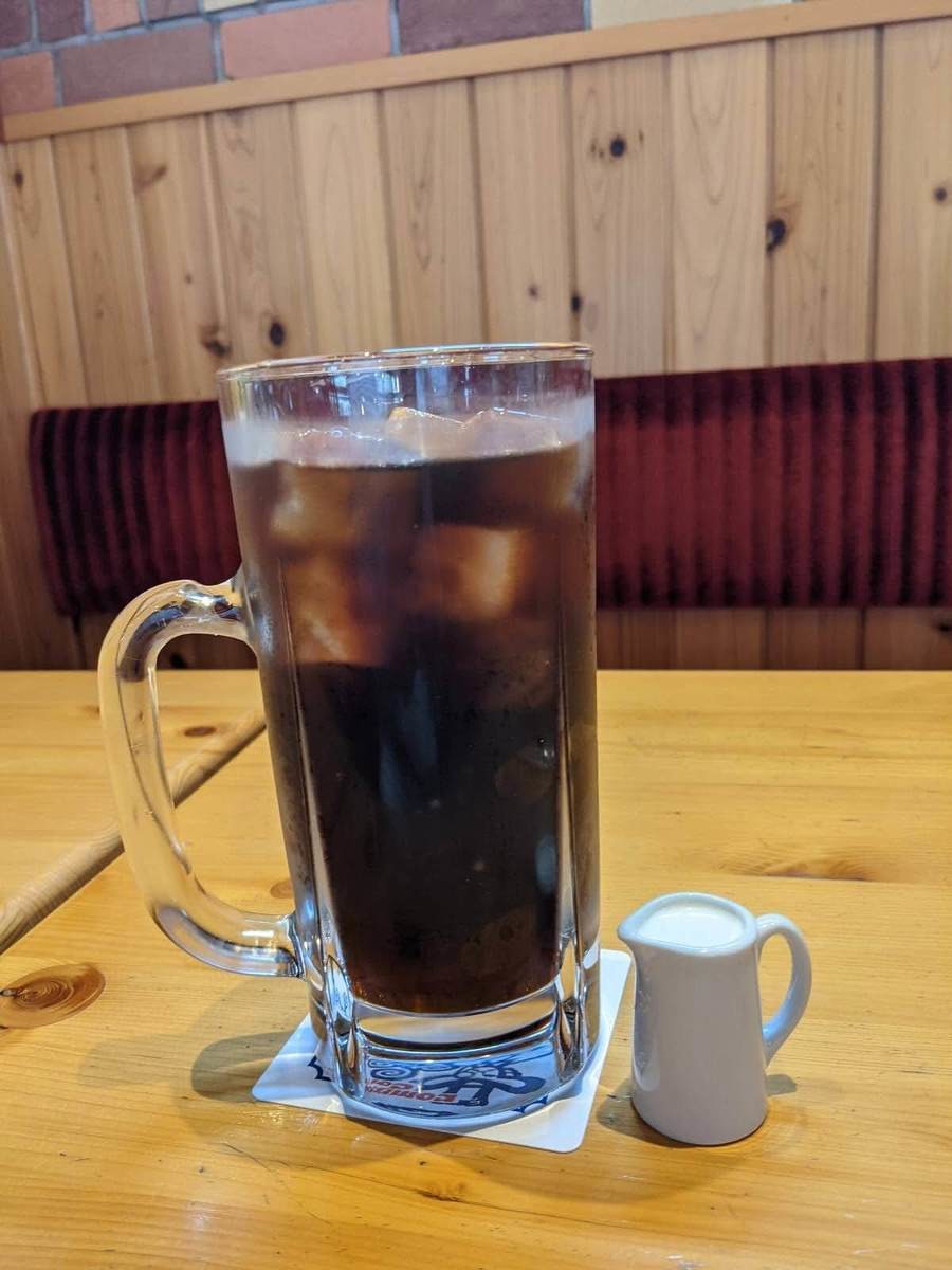 通常1 5倍じゃない2倍 コメダ珈琲 でらたっぷりアイスコーヒー 一部店舗で販売中 ヨムーノ 通常1 5倍じゃない2倍 コメダ珈琲 でらたっぷりアイスコーヒー 一部店舗で販売中 ヨムーノ