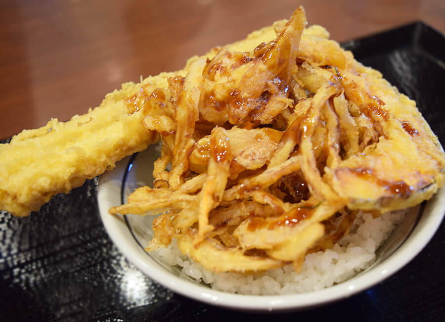 猛者よ集え 丸亀製麺 が泣くかも 140円天丼 のコスパが神がかり 好きなだけのせちゃえ ヨムーノ