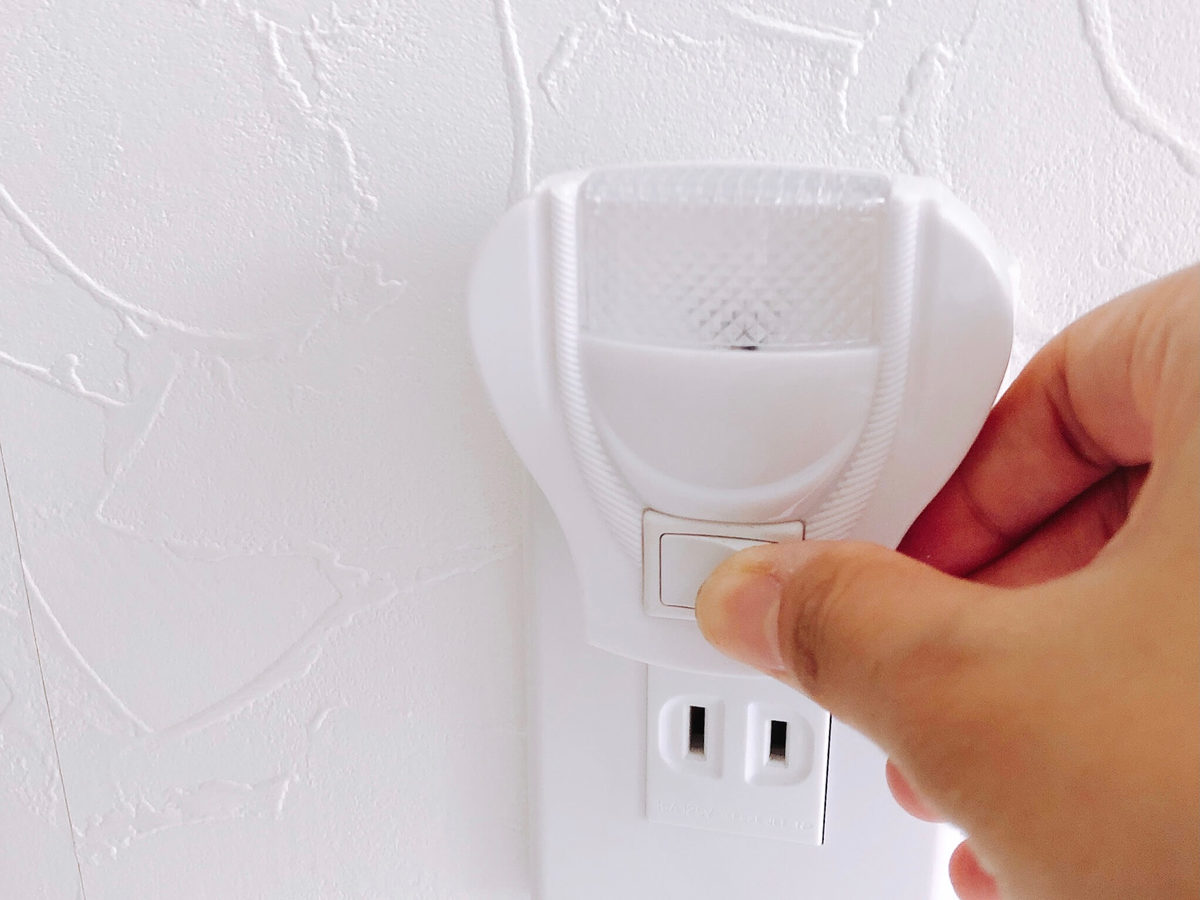 売切れ続き 泣 やっと出会えた ダイソー 価格破壊レベルにマニア驚愕 最新 家電系ライト 2種 ヨムーノ 売切れ続き 泣 やっと出会えた ダイソー 価格破壊レベルにマニア驚愕 最新 家電系ライト 2種 ヨムーノ