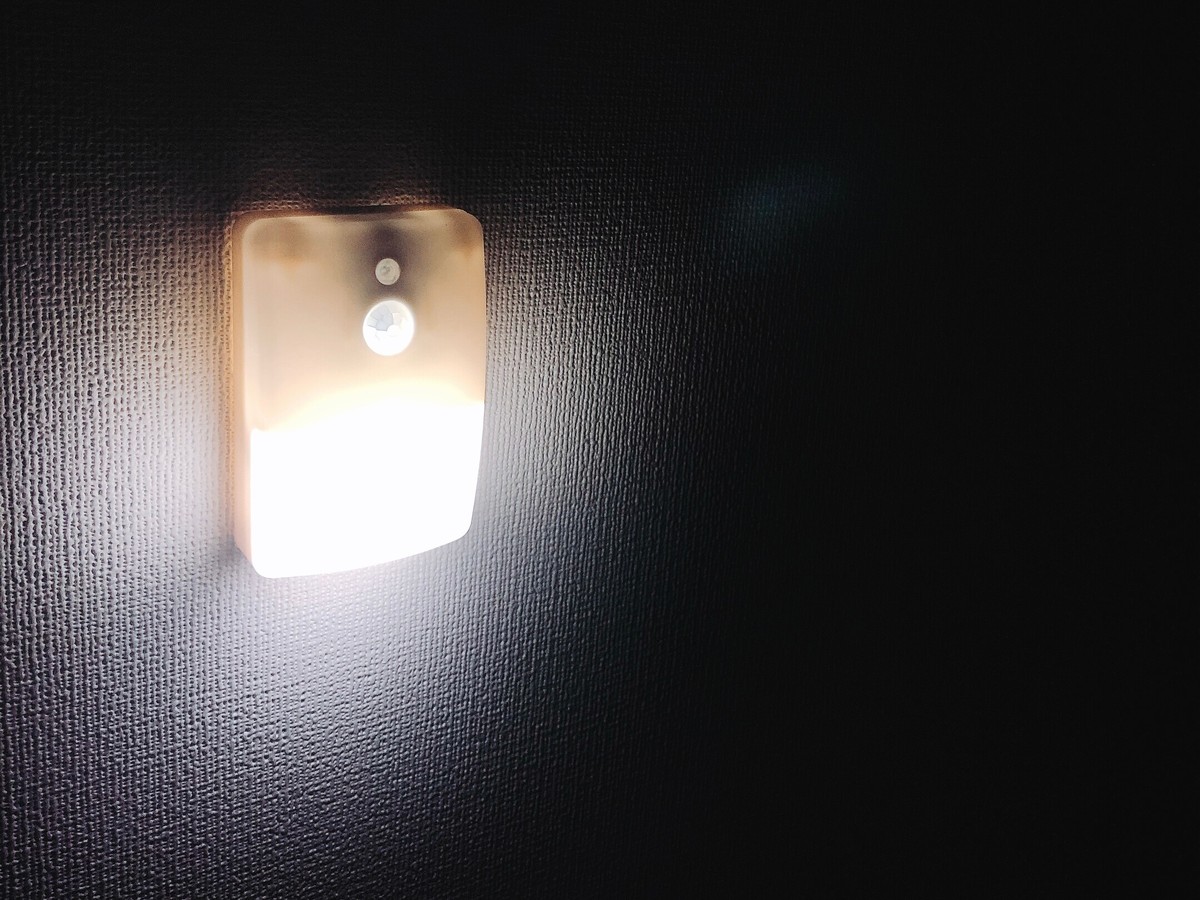 売切れ続き 泣 やっと出会えた ダイソー 価格破壊レベルにマニア驚愕 最新 家電系ライト 2種 ヨムーノ 売切れ続き 泣 やっと出会えた ダイソー 価格破壊レベルにマニア驚愕 最新 家電系ライト 2種 ヨムーノ