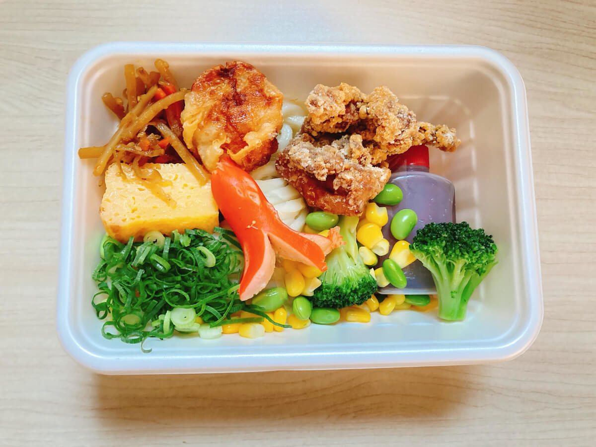 丸亀製麺 の新作 こどもうどん弁当 の気になる中身は 一番安い うどん弁当 とコスパを徹底比較 ヨムーノ