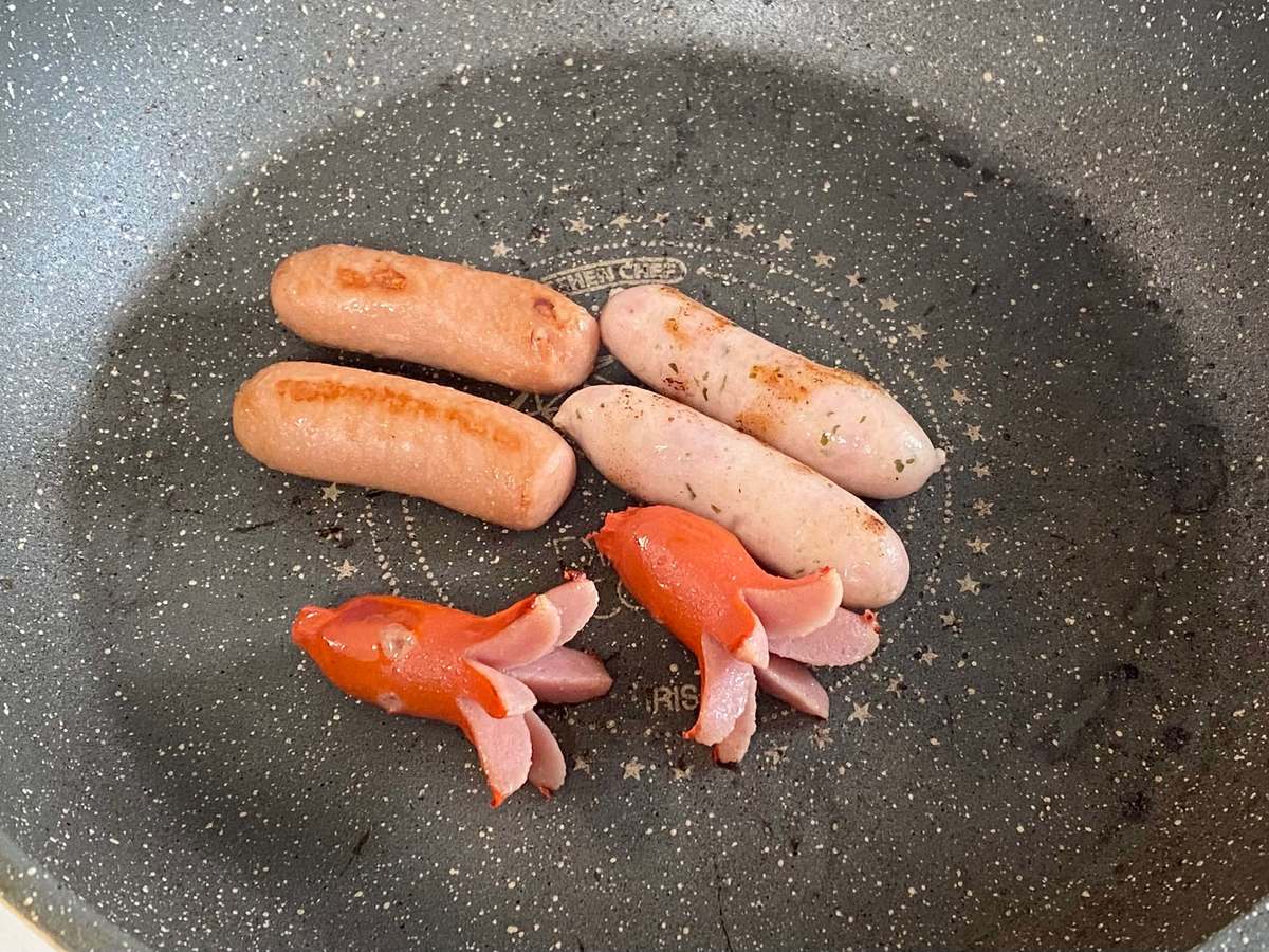 え 切れ目入れるのng 家事ヤロウ Cmみたいにパリッ 安いウインナーが激ウマ 裏ワザ ヨムーノ