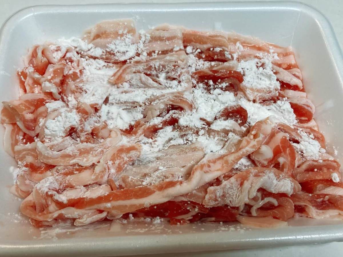 面倒な油切りの裏ワザあり 家事ヤロウ 豚バラ ドォ ン 大バズり本格おかず作ってみた くふうlive