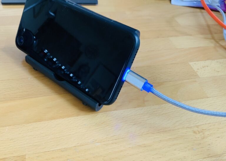 正直どうなの 100均 の スマホケーブル スタンド 断線予防グッズ 色々試してみた ヨムーノ 正直どうなの 100均 の スマホケーブル スタンド 断線予防グッズ 色々試してみた ヨムーノ