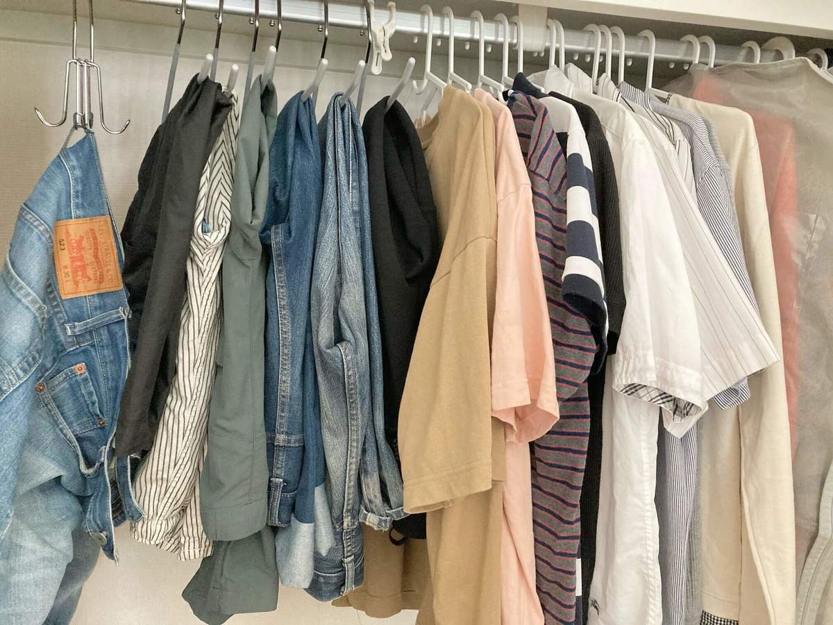 汚クローゼットが激変 セリア で服ごちゃごちゃラクに卒業 収納ビフォーアフター ヨムーノ 汚クローゼットが激変 セリア で服ごちゃごちゃラクに卒業 収納ビフォーアフター ヨムーノ