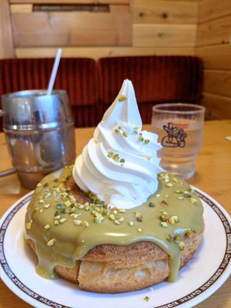 セットでお得に割引 コメダ珈琲 新作シロノワールは 今年大バズりのピスタチオ 朝からこんな贅沢いいの ヨムーノ