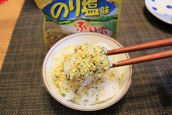 ポテトチップスのり塩味 のふりかけのお味は 単品で食べたいクオリティかも ヨムーノ