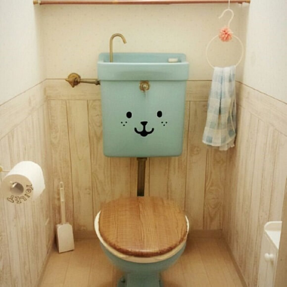 100均貼るだけグッズが大活躍 トイレのプチリフォーム最新アイディア集 ヨムーノ