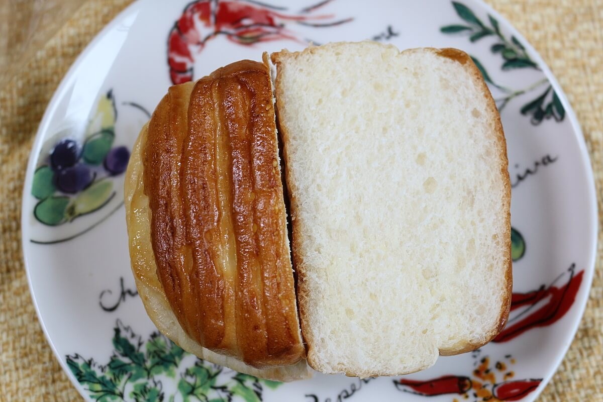 やるじゃんセブン 高級 生 食パンも驚愕のしっとり感 リピし倒したい 100円台パン4選 ヨムーノ