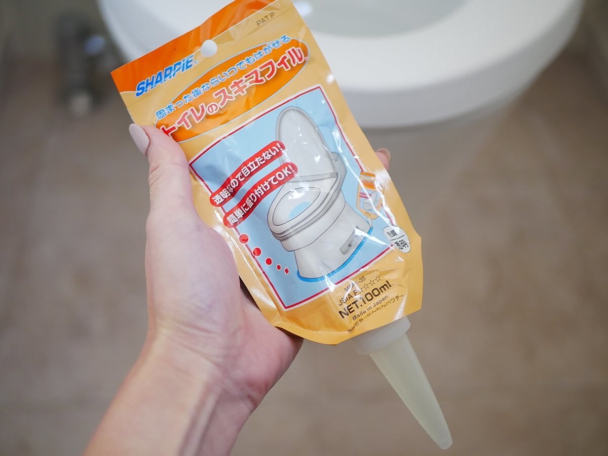 トイレのすき間に塗るだけ！「トイレのスキマフィル」1本で悪臭が消える地味スゴアイテム | ヨムーノ