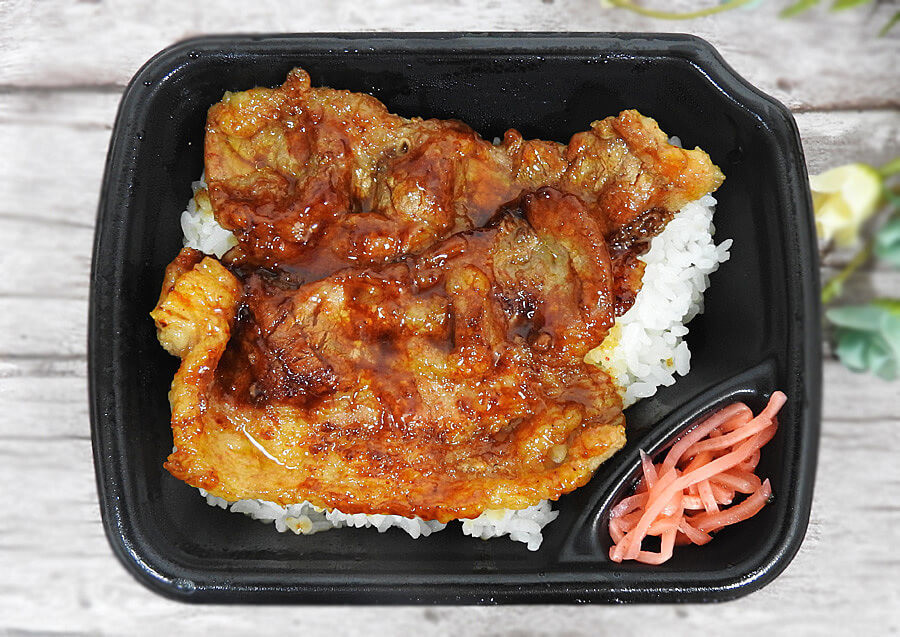 ほっともっと 史上最大級 凄まじくでかい肉が鎮座 大判カルビ丼 を実食 ヨムーノ