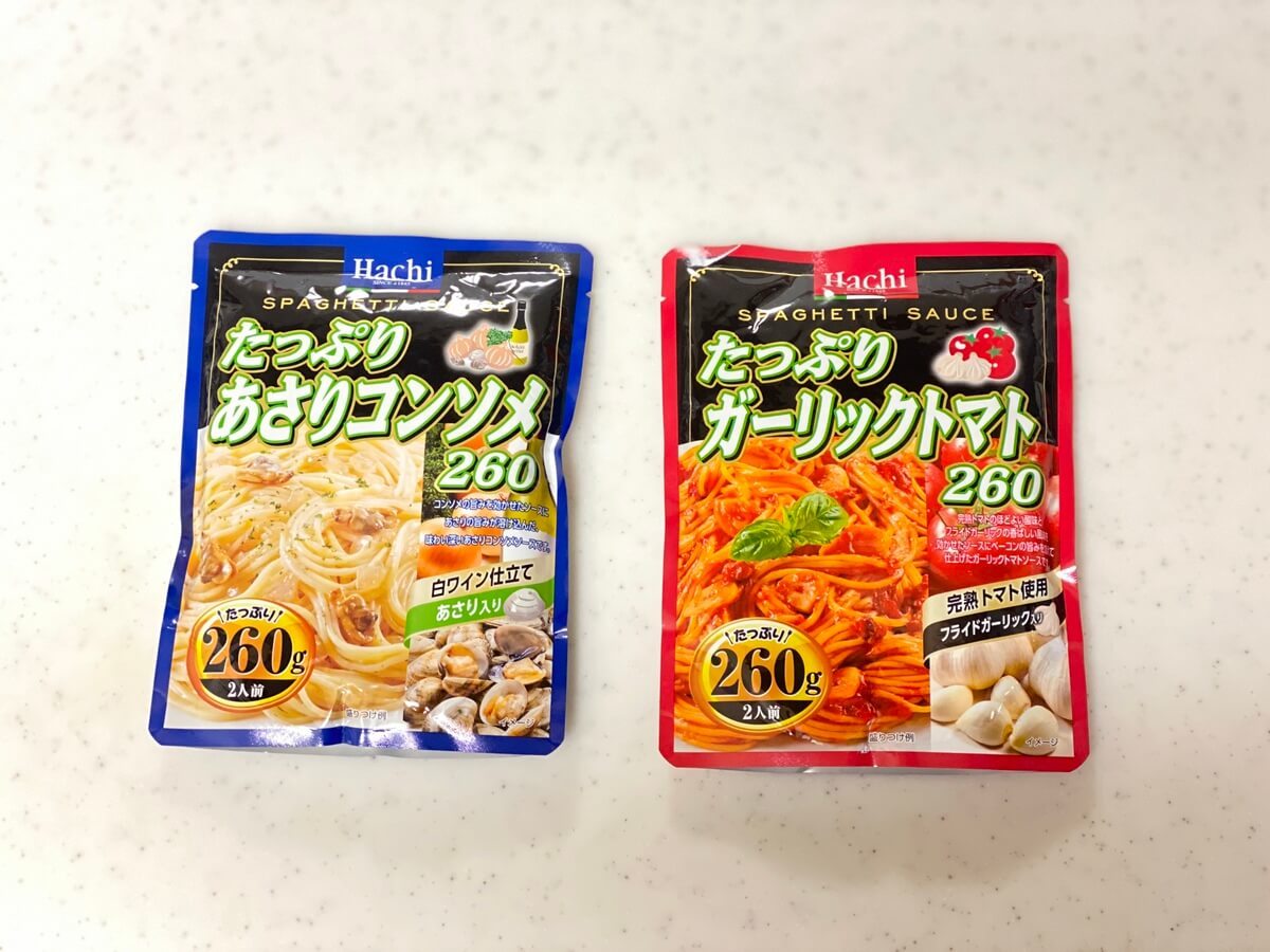 1,000円級が「ダイソーで100円」ハチ食品のレトルトパスタが優秀！ | ヨムーノ