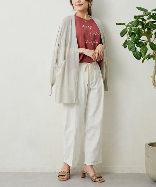 大人女子マストハブ 22年最新 30代40代におすすめ グレーカーディガン コーデ17選 ヨムーノ