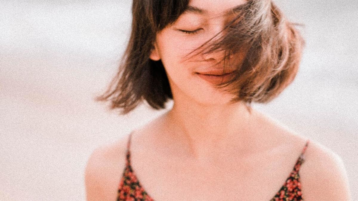 くせ毛を活かす 50代髪型カタログ ショートで手入れが楽 人気のウルフカットも ヨムーノ