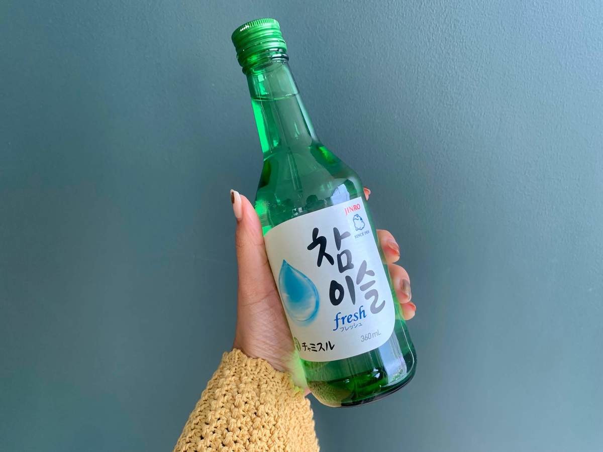 韓ドラ定番！緑の瓶の韓国焼酎「チャミスル」7種飲み比べ！おすすめの飲み方も紹介 | ヨムーノ