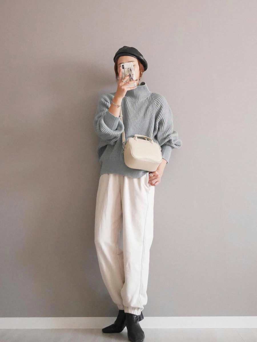 これ1枚で最強 ユニクロ スウェットでもきれい見え 意外と使える 白ボトム コーデ3選 くふうlive