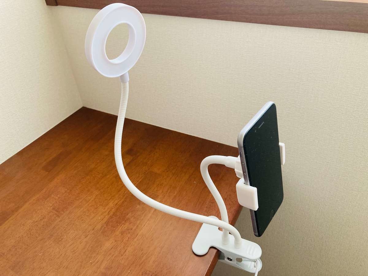 悲鳴 量販店が困っちゃう 泣 ダイソー スマホスタンド 100均勢が続々参戦 便利家電 24連発 くふうlive 悲鳴 量販店が困っちゃう 泣 ダイソー スマホスタンド 100均勢が続々参戦 便利家電 24連発 くふうlive