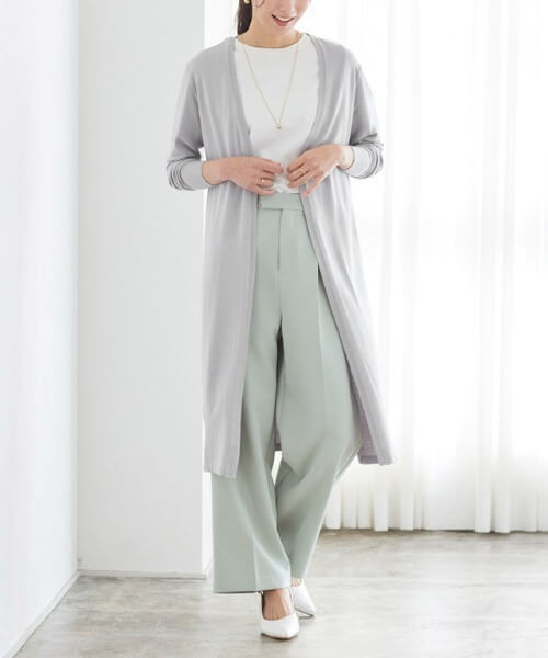 大人女子マストハブ 22年最新 30代40代におすすめ グレーカーディガン コーデ17選 ヨムーノ