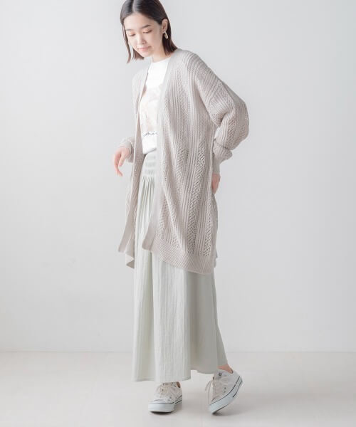 大人女子マストハブ 22年最新 30代40代におすすめ グレーカーディガン コーデ17選 ヨムーノ