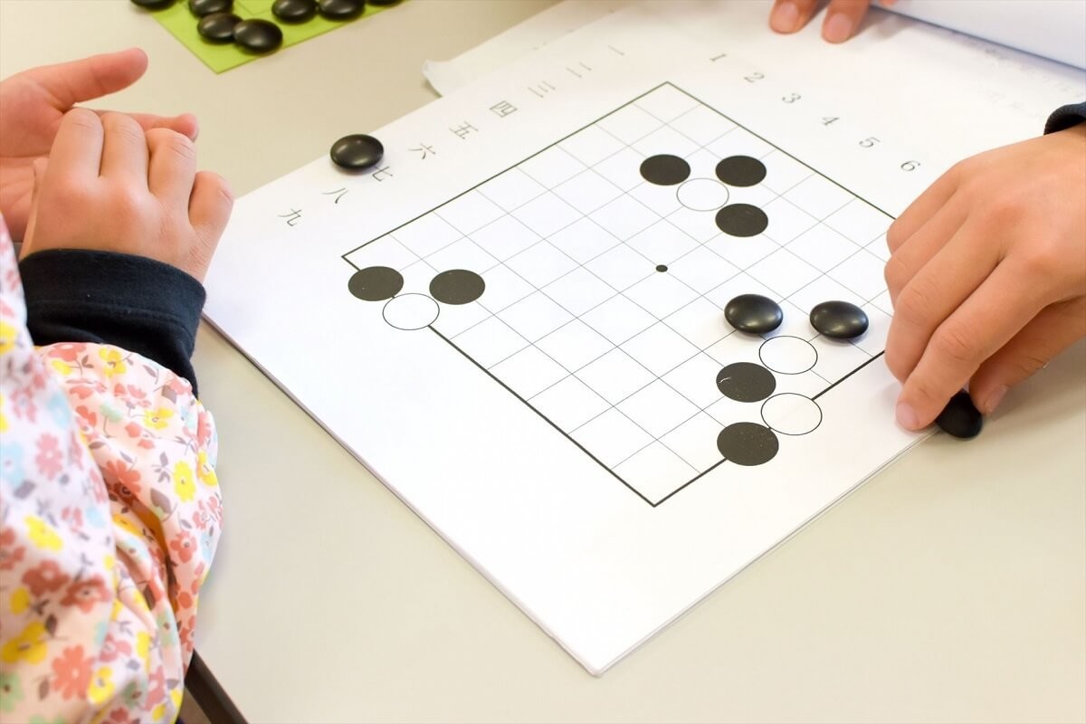 子供向けボードゲームおすすめ16選 ロングセラー 小学生向け 手作りゲームの参考にも ヨムーノ