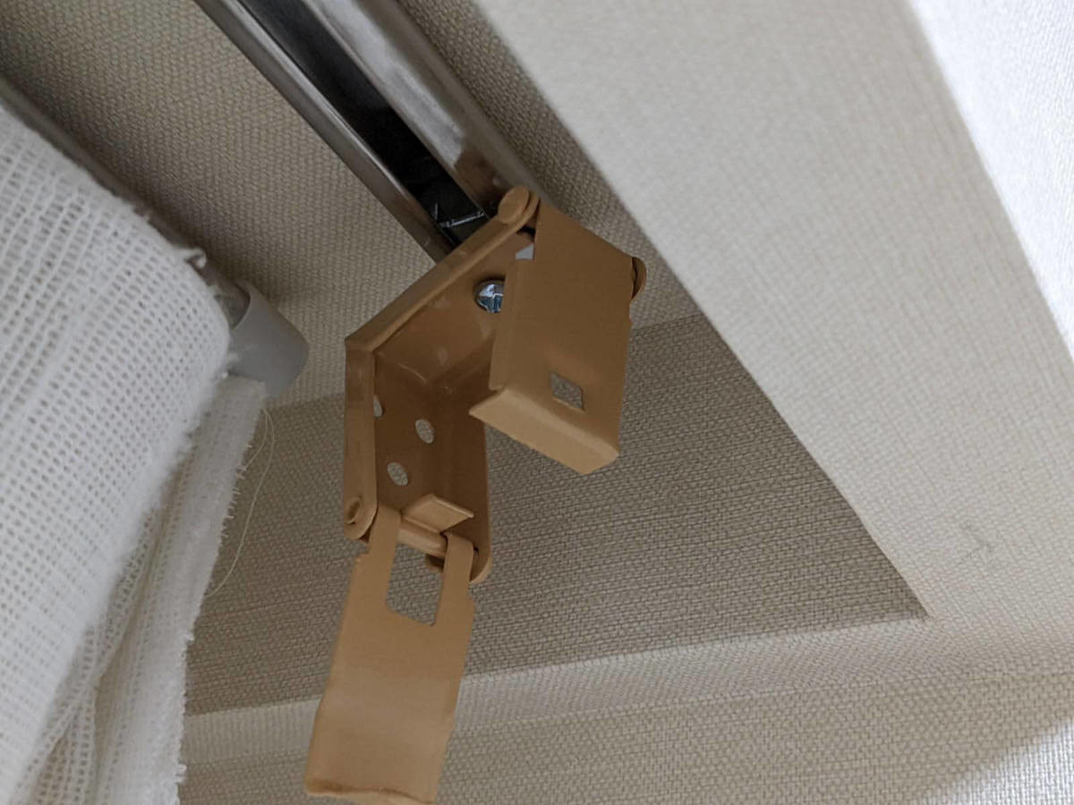 ニトリ 木目調ブラインド 税込999円をひとりでカーテンレールに取り付けてみた ヨムーノ ニトリ 木目調ブラインド 税込999円をひとりでカーテンレールに取り付けてみた ヨムーノ