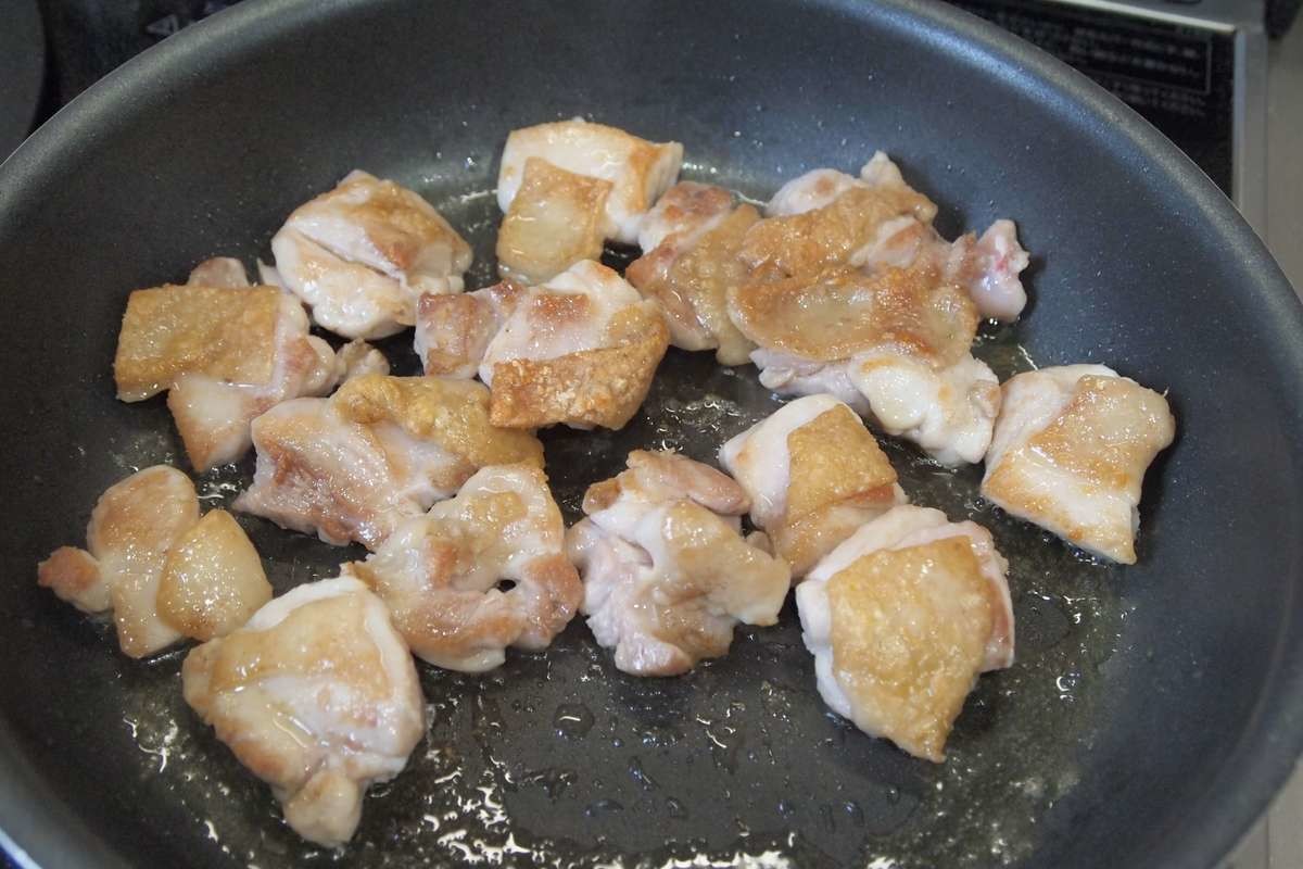 カリカリじゃがいもと鶏のソテー