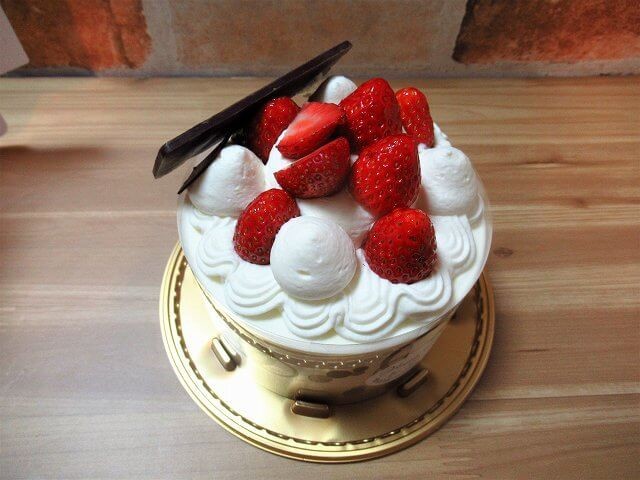 ウソ もうすぐ販売休止 シャトレーゼ 1 000円台ホールケーキ 苺いっぱいのデコレーション 買わなきゃ絶対後悔 ヨムーノ ウソ もうすぐ販売休止 シャトレーゼ 1 000円台ホールケーキ 苺いっぱいのデコレーション 買わなきゃ絶対後悔 ヨムーノ