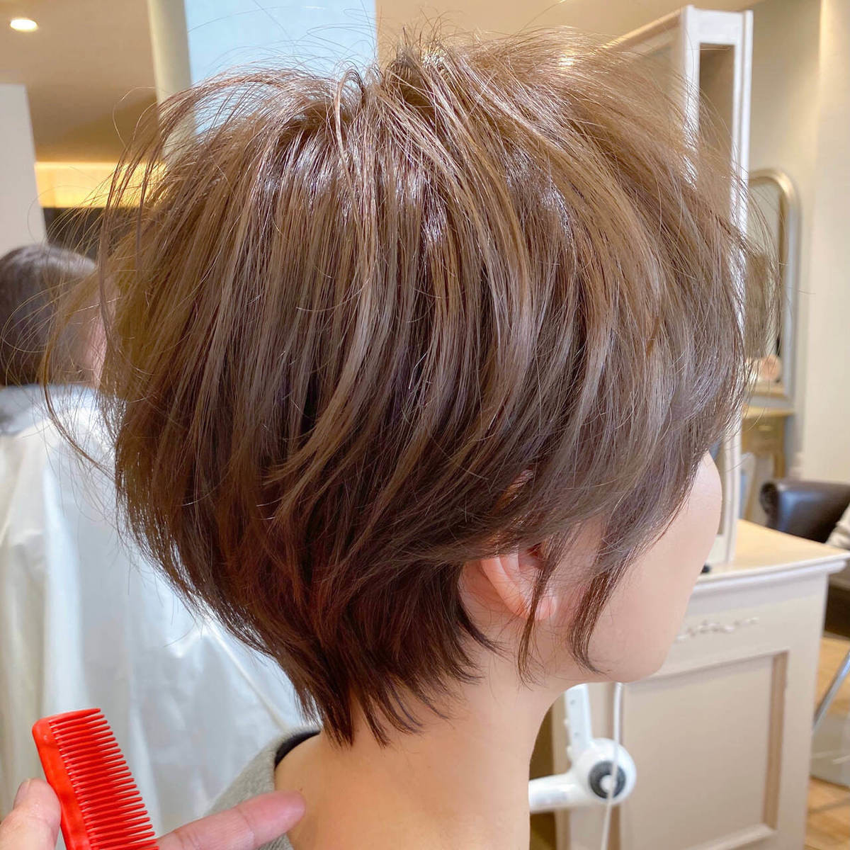 くせ毛を活かす 50代髪型カタログ ショートで手入れが楽 人気のウルフカットも くふうlive