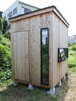 小屋で暮らしてみる 3か月で家が建つ Skeleton Hut のココがすごい