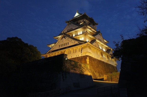 夜の大坂城